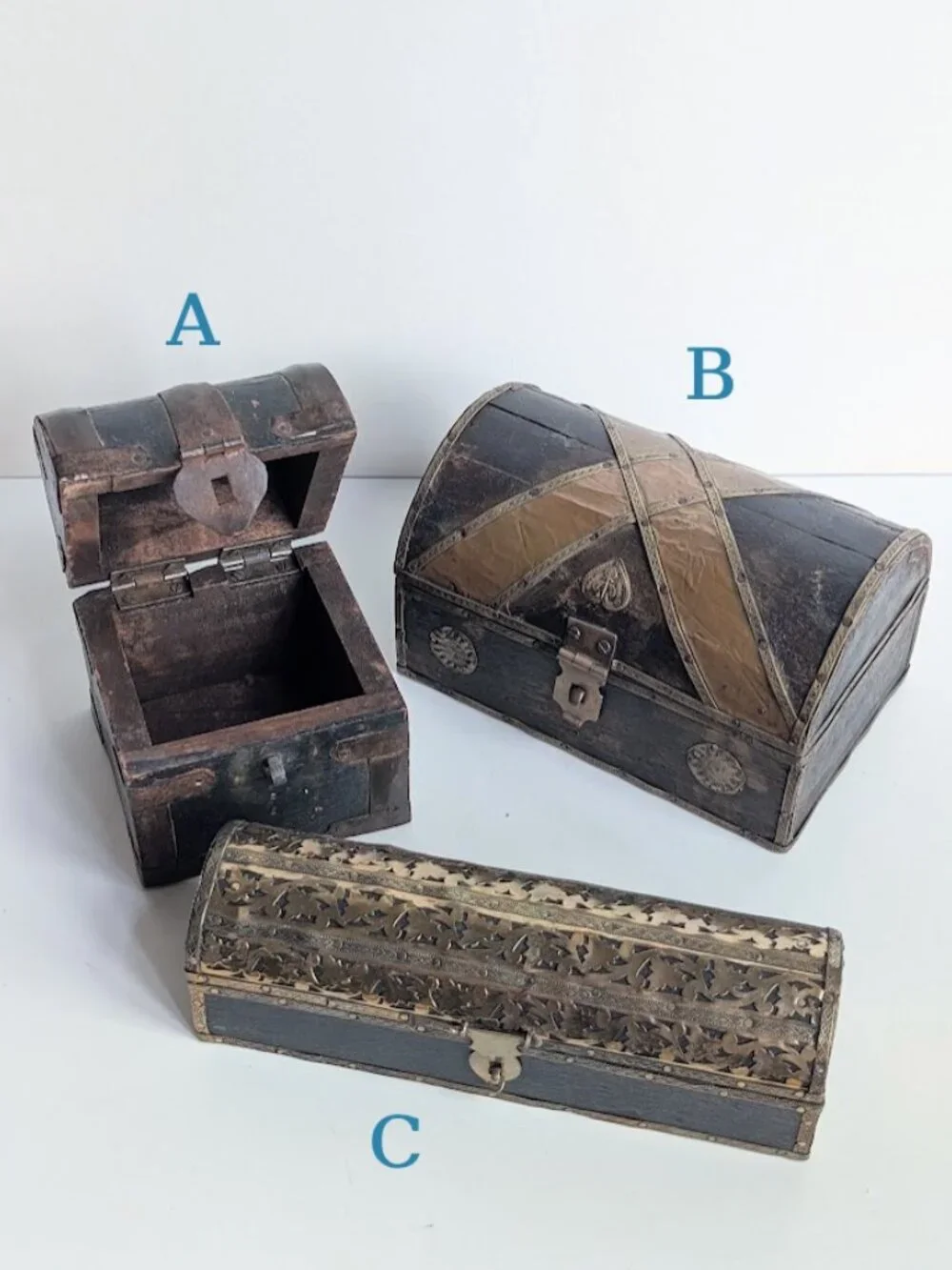 Small Treasure Chest Old Hand Crafted Metal Fitted Storage Box Keepsake Box A